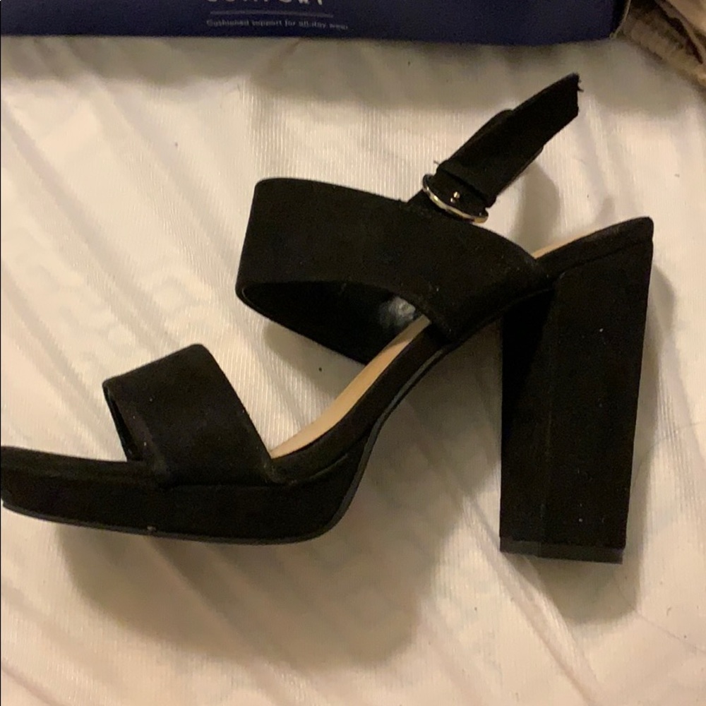 Defined comfort APT. 9 black heels. Worn once!